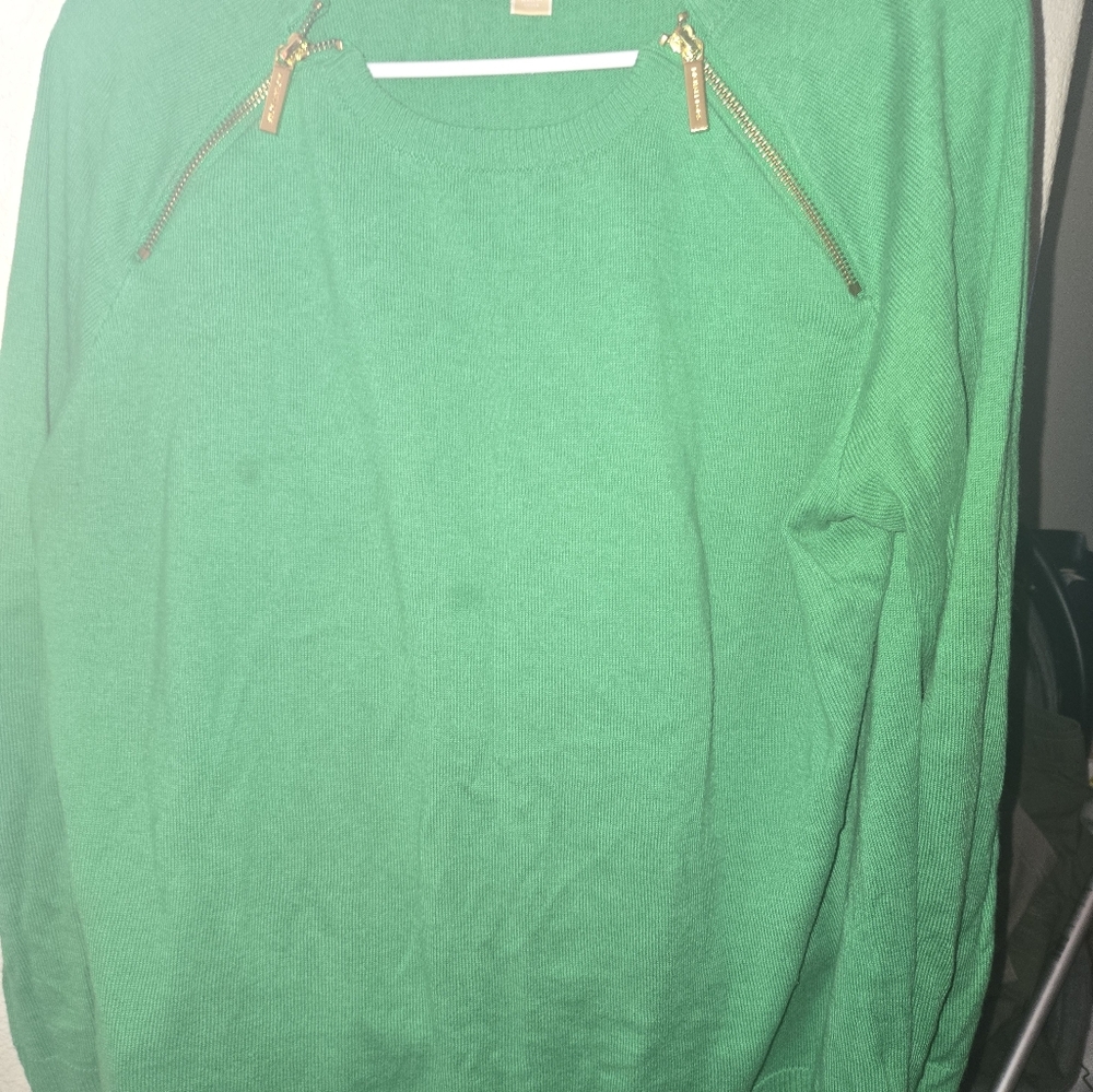 Women's sweater